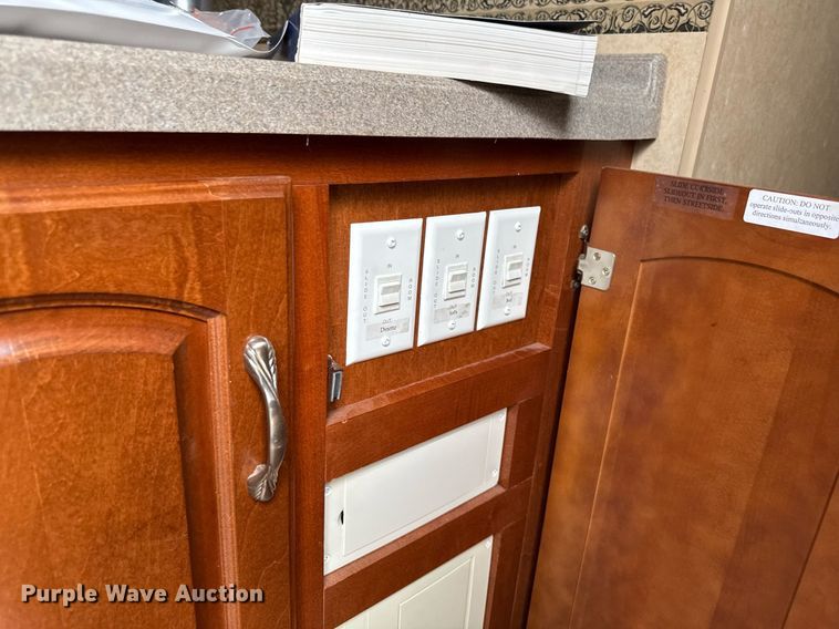 image for item EC7987 2007 Excel L36TKE camper