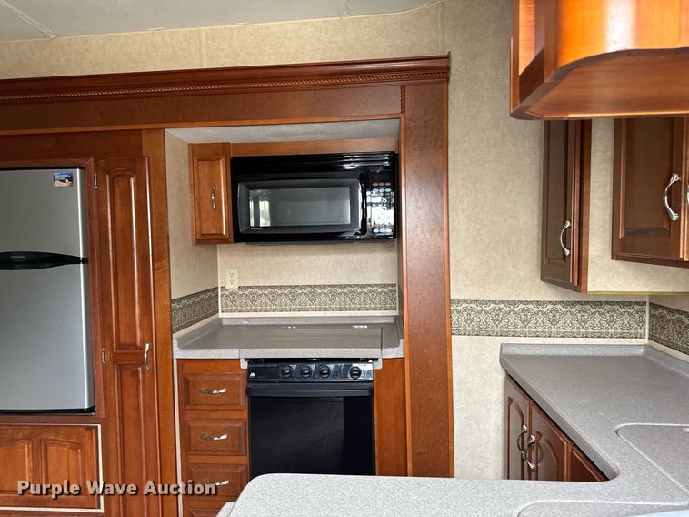 image for item EC7987 2007 Excel L36TKE camper