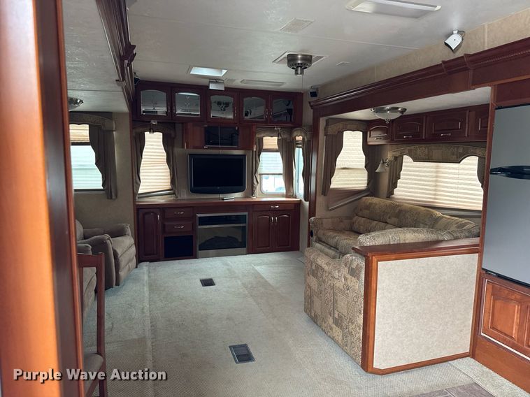 image for item EC7987 2007 Excel L36TKE camper