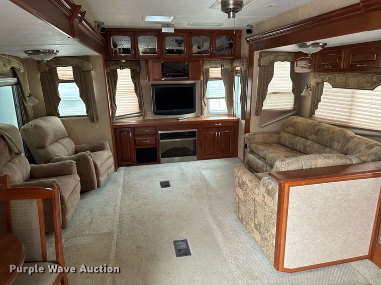 image for item EC7987 2007 Excel L36TKE camper