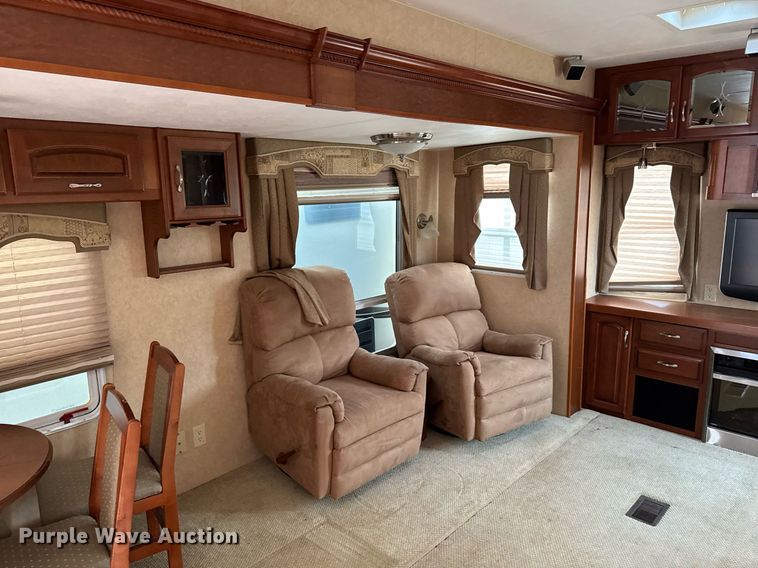 image for item EC7987 2007 Excel L36TKE camper