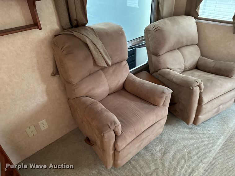 image for item EC7987 2007 Excel L36TKE camper