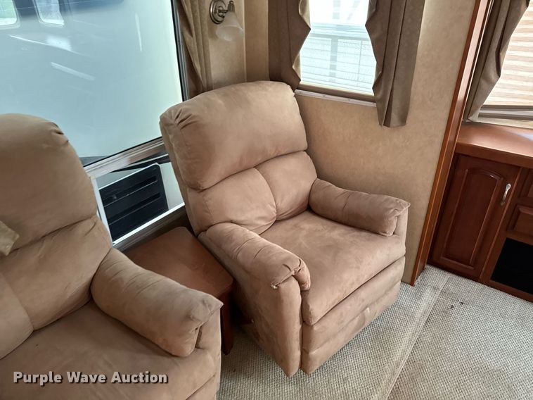 image for item EC7987 2007 Excel L36TKE camper