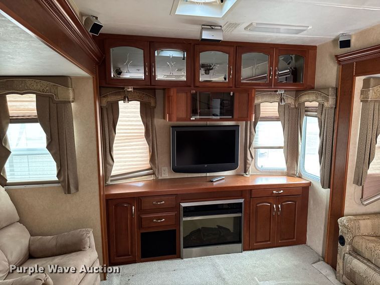 image for item EC7987 2007 Excel L36TKE camper