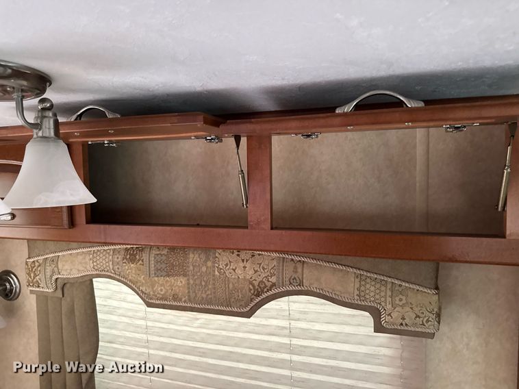 image for item EC7987 2007 Excel L36TKE camper