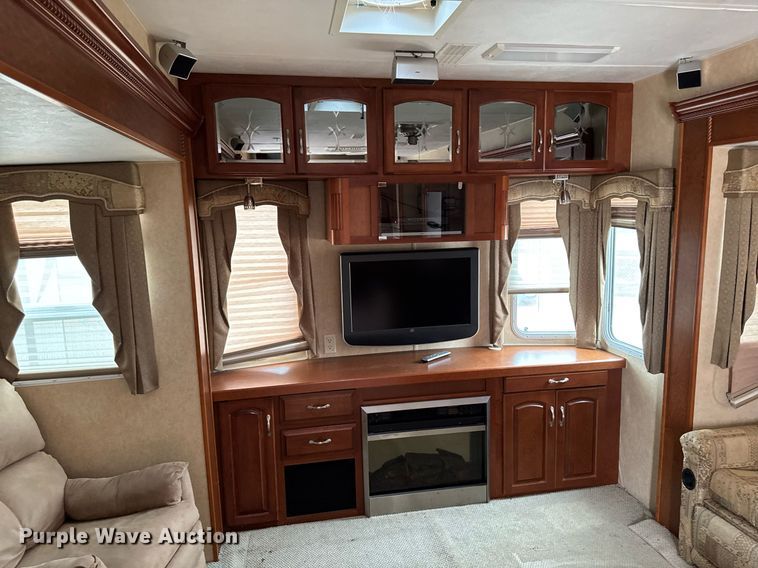 image for item EC7987 2007 Excel L36TKE camper