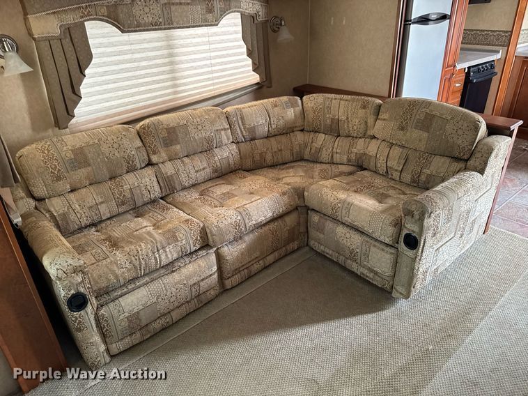 image for item EC7987 2007 Excel L36TKE camper