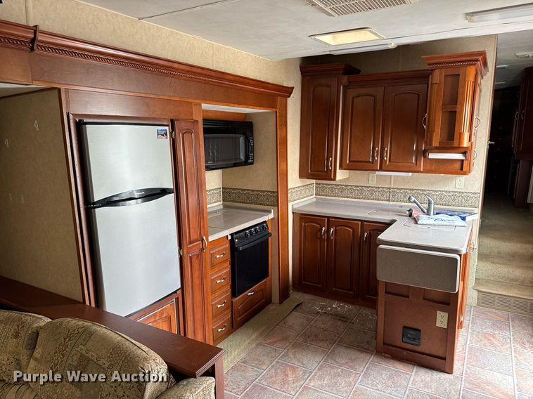 image for item EC7987 2007 Excel L36TKE camper