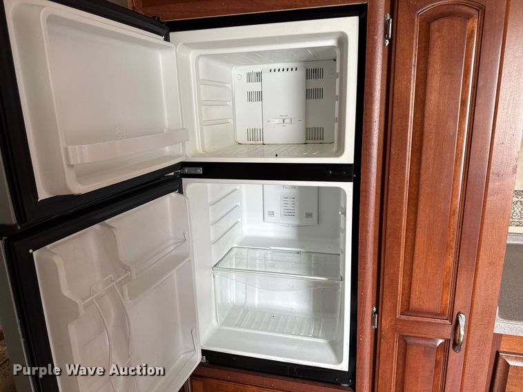 image for item EC7987 2007 Excel L36TKE camper