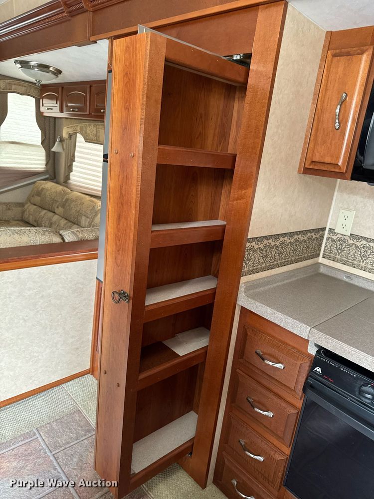 image for item EC7987 2007 Excel L36TKE camper