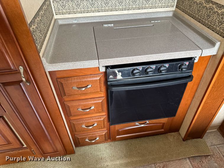 image for item EC7987 2007 Excel L36TKE camper