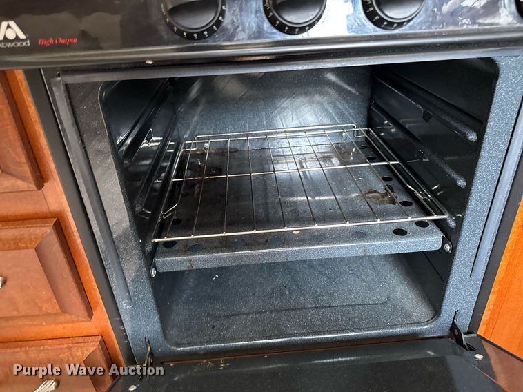 image for item EC7987 2007 Excel L36TKE camper