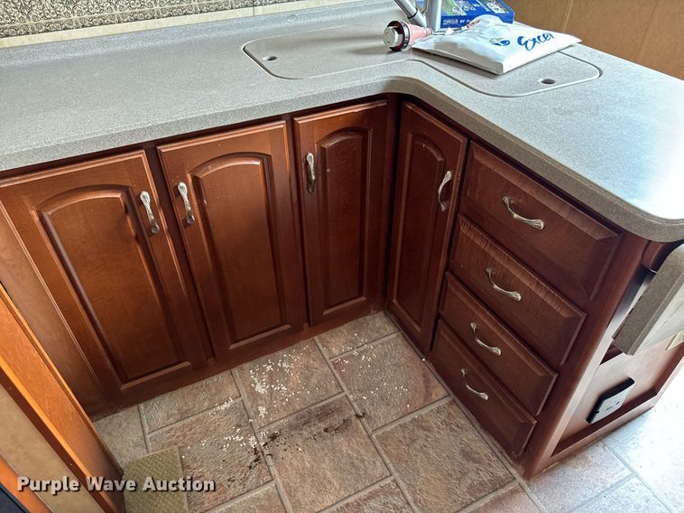 image for item EC7987 2007 Excel L36TKE camper