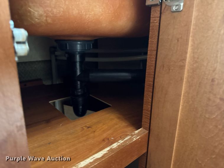 image for item EC7987 2007 Excel L36TKE camper