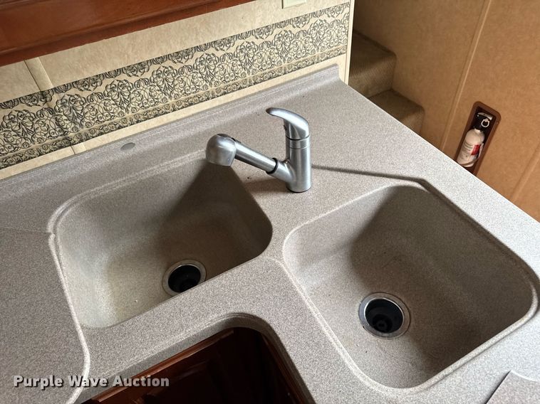 image for item EC7987 2007 Excel L36TKE camper