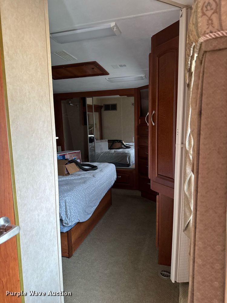 image for item EC7987 2007 Excel L36TKE camper