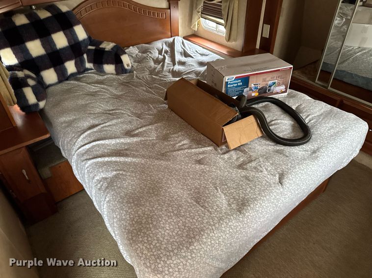 image for item EC7987 2007 Excel L36TKE camper