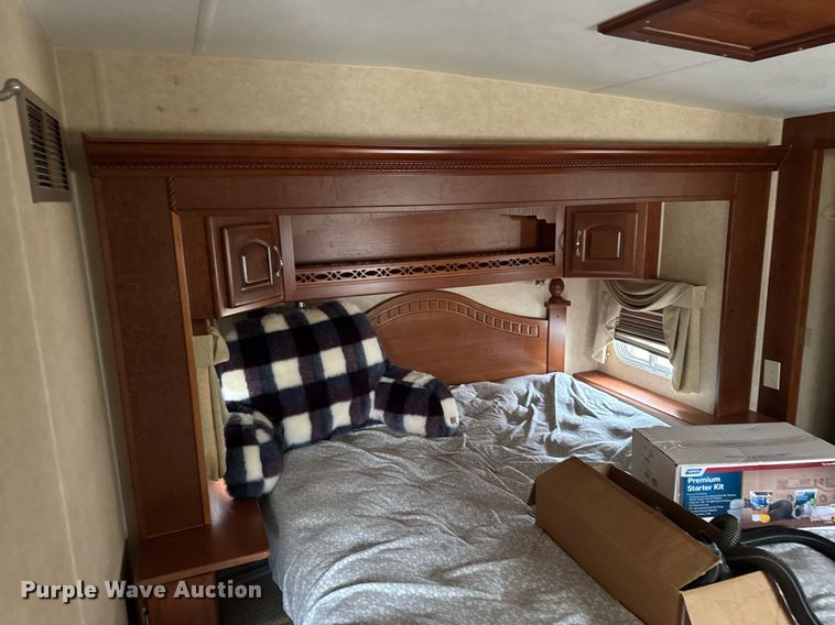 image for item EC7987 2007 Excel L36TKE camper