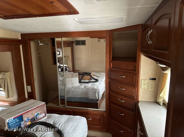 image for item EC7987 2007 Excel L36TKE camper