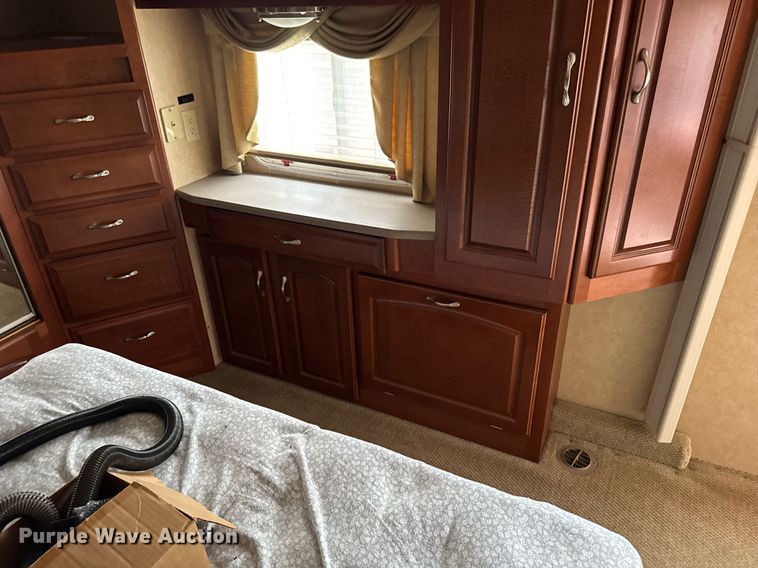 image for item EC7987 2007 Excel L36TKE camper