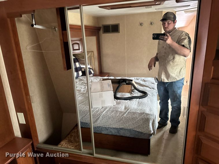 image for item EC7987 2007 Excel L36TKE camper