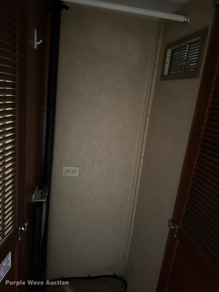 image for item EC7987 2007 Excel L36TKE camper