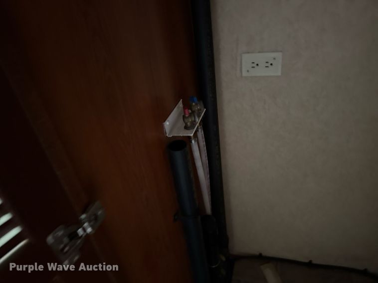 image for item EC7987 2007 Excel L36TKE camper