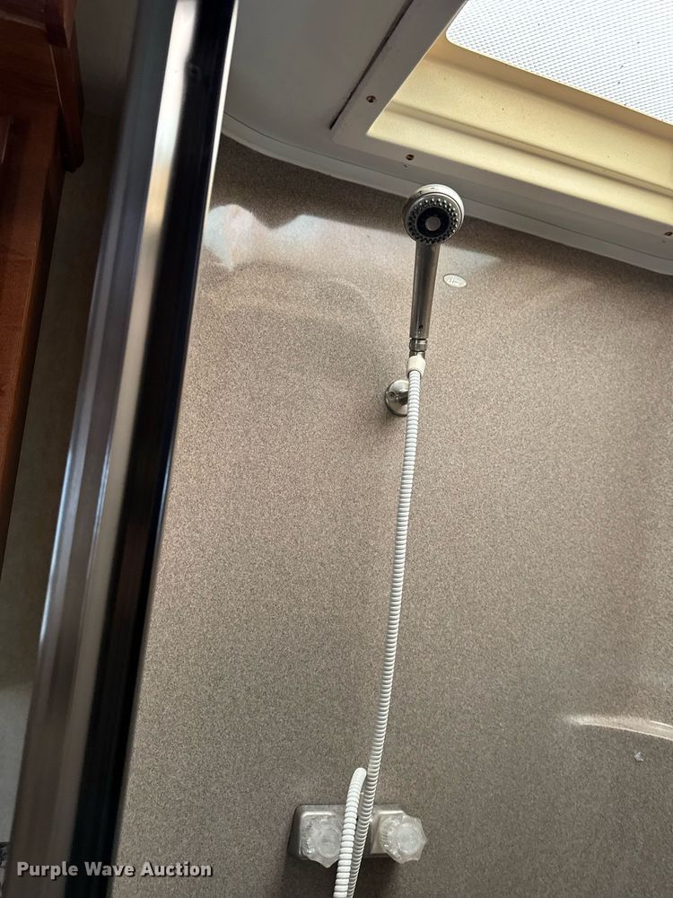 image for item EC7987 2007 Excel L36TKE camper