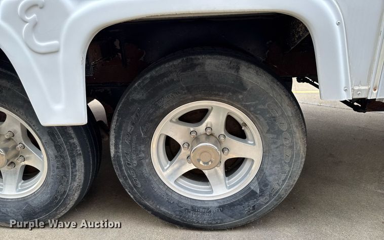 image for item EC7987 2007 Excel L36TKE camper