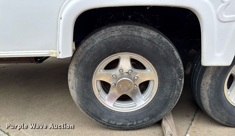 image for item EC7987 2007 Excel L36TKE camper