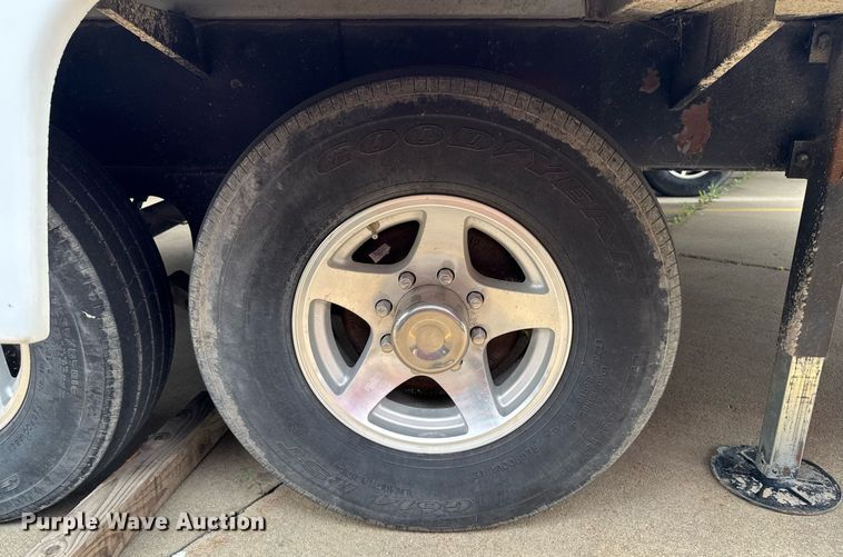 image for item EC7987 2007 Excel L36TKE camper