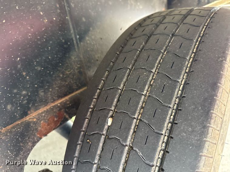 image for item EC7987 2007 Excel L36TKE camper