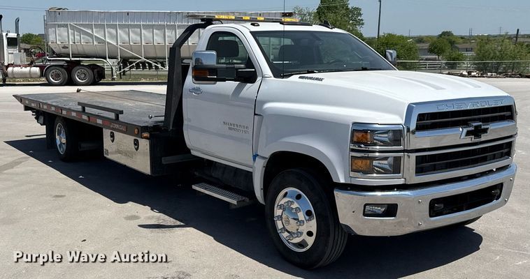 image for item ED5579 2023 Chevrolet  Silverado 6500HD rollback truck