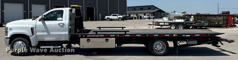 image for item ED5579 2023 Chevrolet  Silverado 6500HD rollback truck