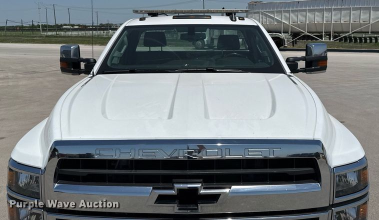 image for item ED5579 2023 Chevrolet  Silverado 6500HD rollback truck