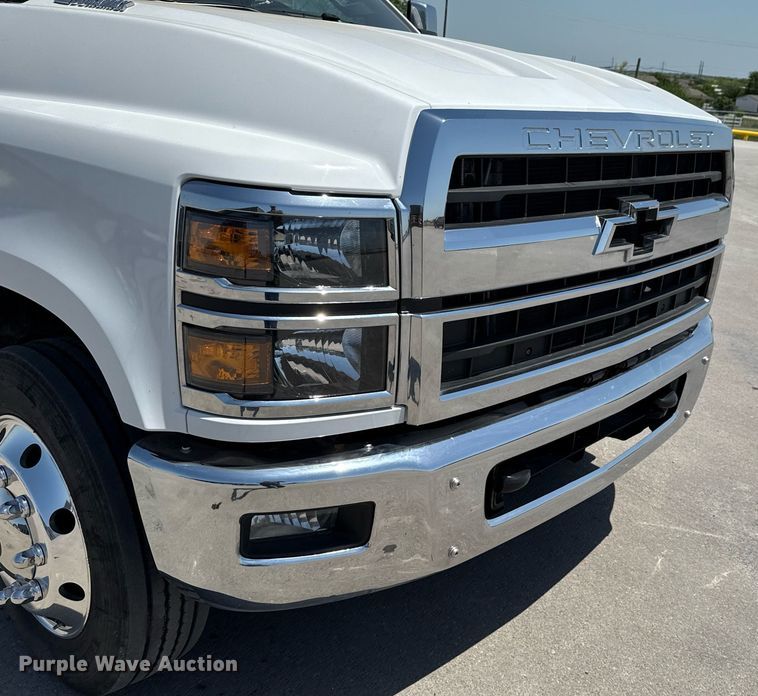 image for item ED5579 2023 Chevrolet  Silverado 6500HD rollback truck