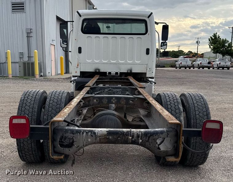 image for item ED5613 2009 Freightliner M2  truck cab and chassis