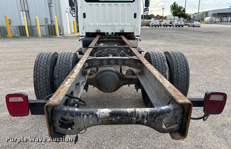 image for item ED5613 2009 Freightliner M2  truck cab and chassis