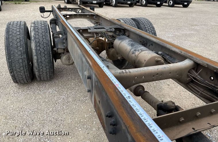 image for item ED5613 2009 Freightliner M2  truck cab and chassis