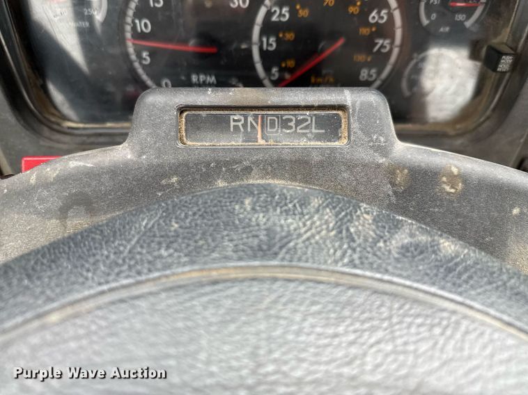 image for item ED5613 2009 Freightliner M2  truck cab and chassis