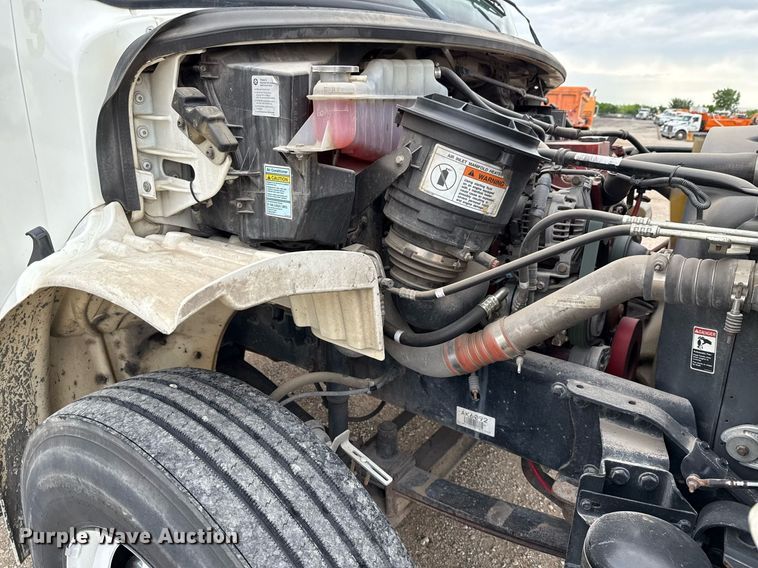 image for item ED5613 2009 Freightliner M2  truck cab and chassis