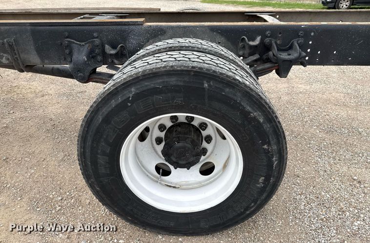 image for item ED5613 2009 Freightliner M2  truck cab and chassis