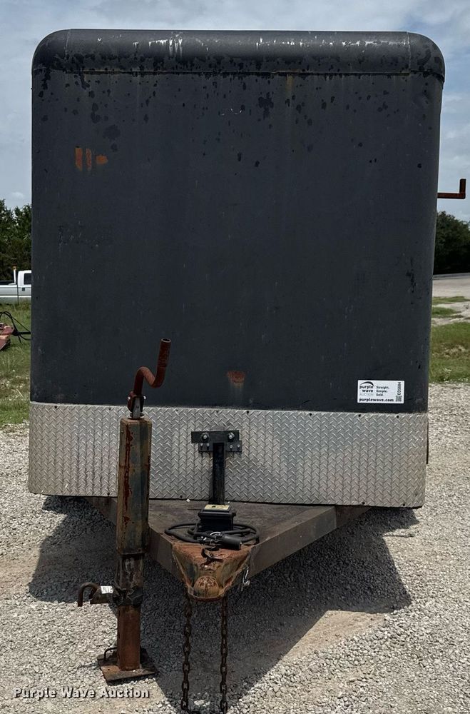 image for item ED5684 2002 W-W enclosed cargo trailer