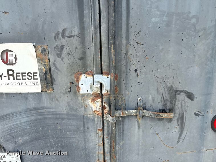 image for item ED5684 2002 W-W enclosed cargo trailer