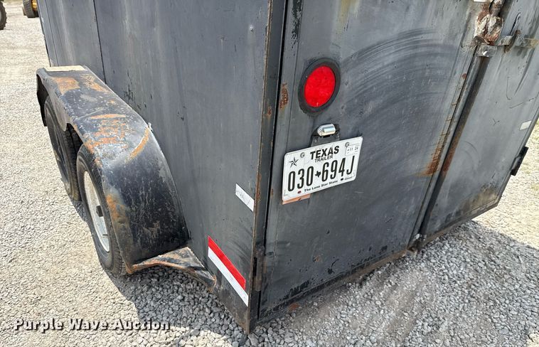 image for item ED5684 2002 W-W enclosed cargo trailer