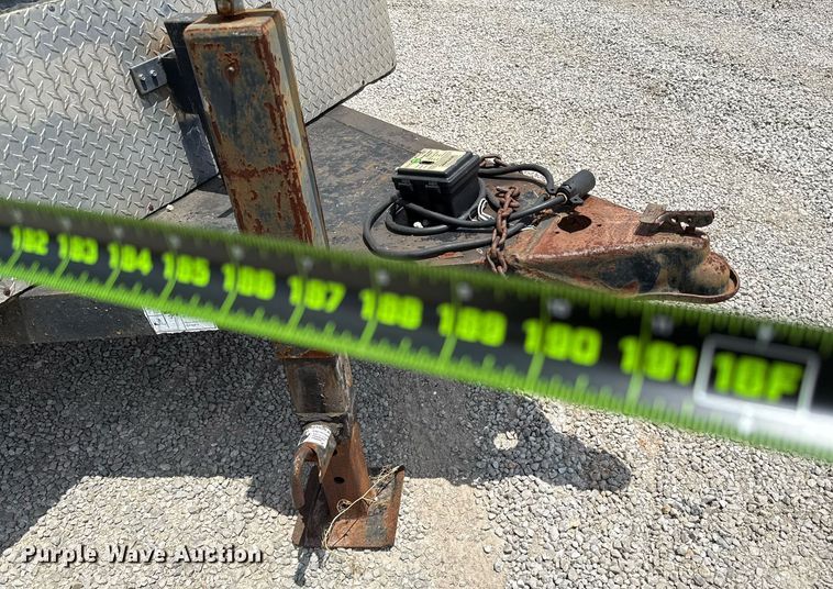 image for item ED5684 2002 W-W enclosed cargo trailer