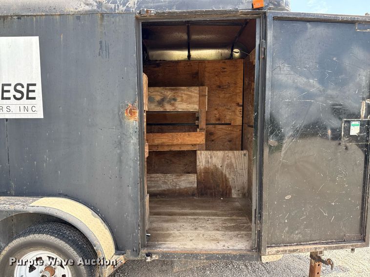 image for item ED5684 2002 W-W enclosed cargo trailer