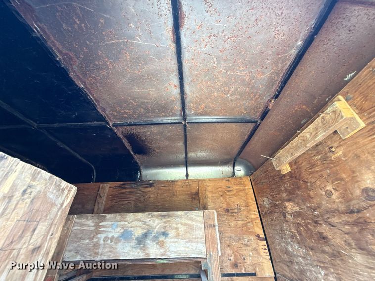 image for item ED5684 2002 W-W enclosed cargo trailer