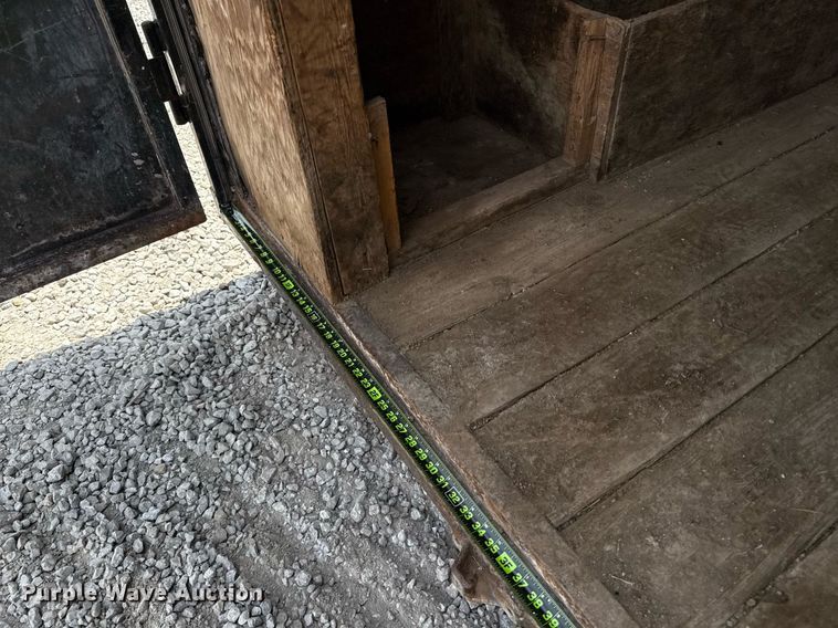 image for item ED5684 2002 W-W enclosed cargo trailer