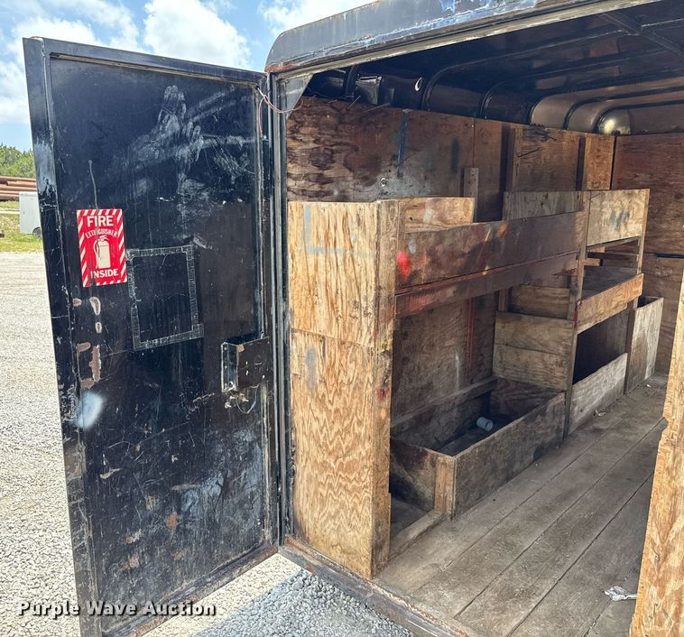 image for item ED5684 2002 W-W enclosed cargo trailer